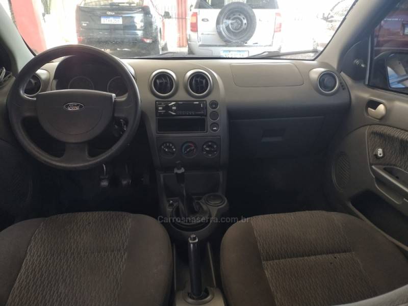 FORD - FIESTA - 2006/2006 - Preta - R$ 22.500,00