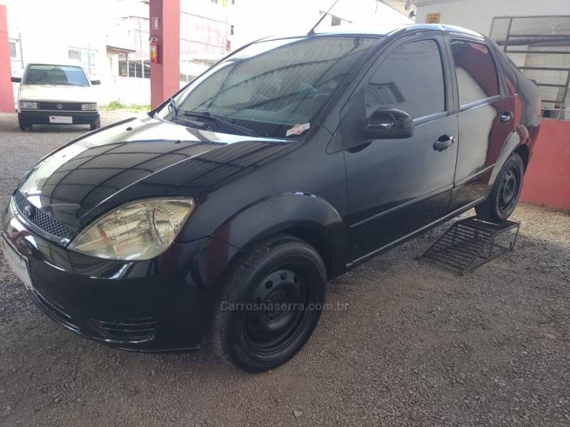 FORD - FIESTA - 2006/2006 - Preta - R$ 22.500,00