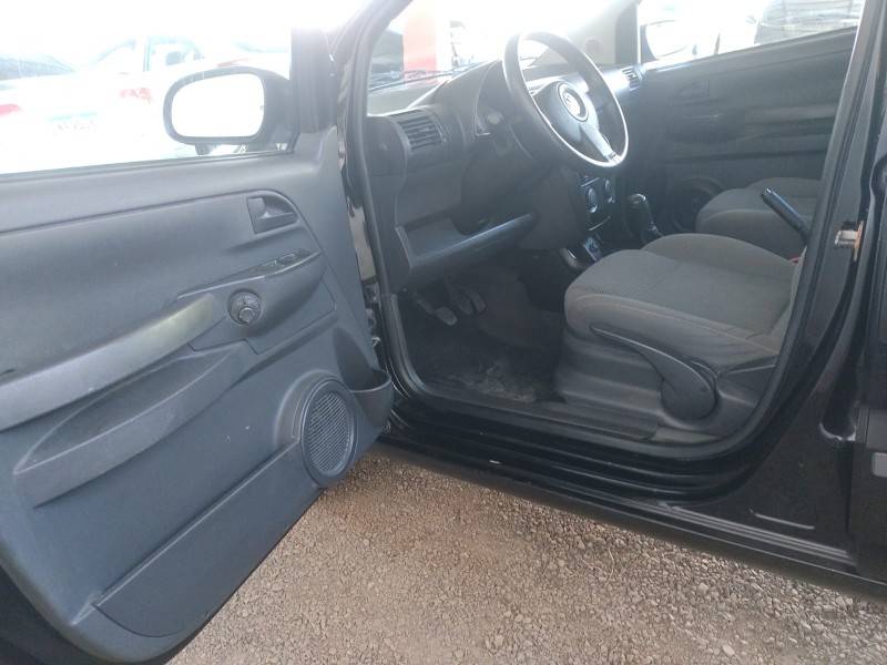 VOLKSWAGEN - FOX - 2008/2009 - Preta - R$ 24.500,00