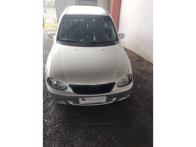 CHEVROLET - CORSA - 1999/2000 - Prata - R$ 13.500,00