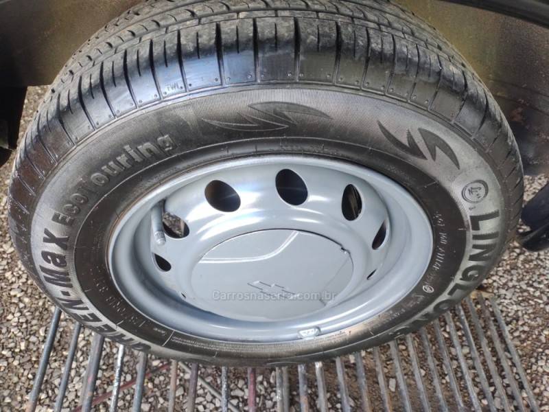 CHEVROLET - CORSA - 2001/2001 - Preta - R$ 14.500,00