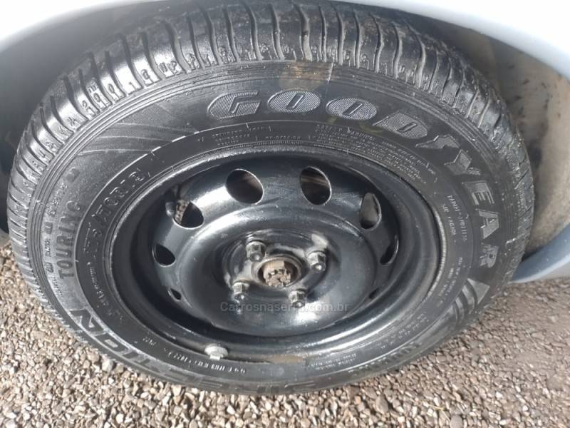 CHEVROLET - CORSA - 1999/2000 - Prata - R$ 13.500,00