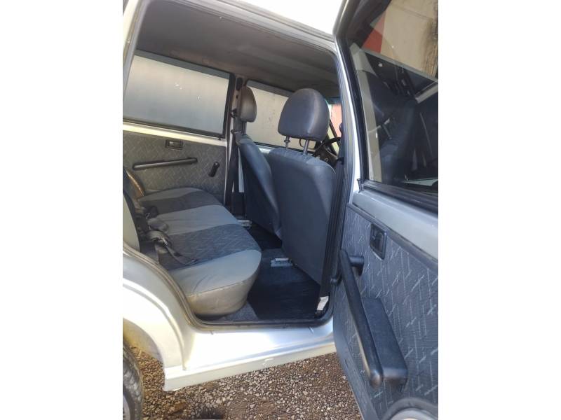 FIAT - UNO - 2005/2006 - Prata - R$ 17.900,00