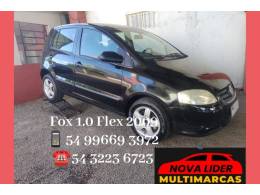 VOLKSWAGEN - FOX - 2008/2009 - Preta - R$ 24.500,00