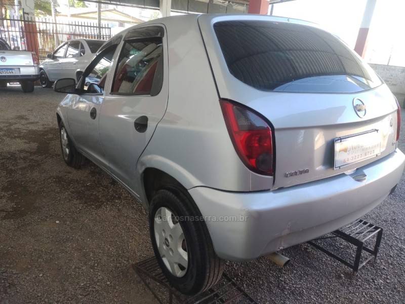 CHEVROLET - CELTA - 2007/2008 - Prata - R$ 21.900,00
