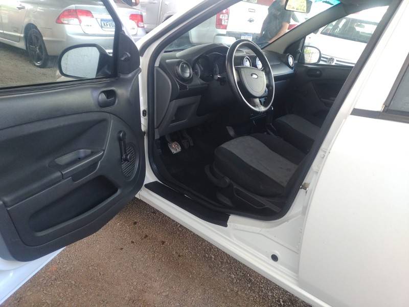 FORD - FIESTA - 2011/2011 - Branca - R$ 23.900,00