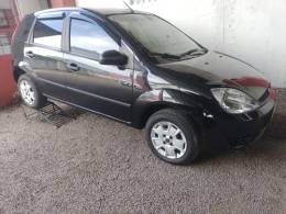 FORD - FIESTA - 2004/2005 - Preta - R$ 17.500,00