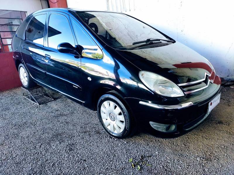 CITROËN - XSARA PICASSO - 2007/2008 - Preta - R$ 20.500,00