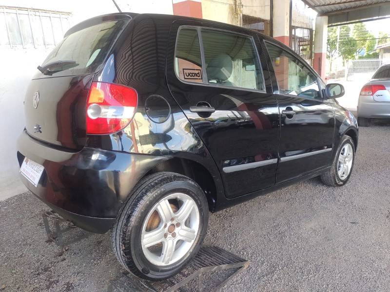 VOLKSWAGEN - FOX - 2008/2009 - Preta - R$ 24.500,00